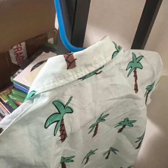 Boys Size 6 Button Up Cotton Shirt - Palms Like New - Picture 2 of 6